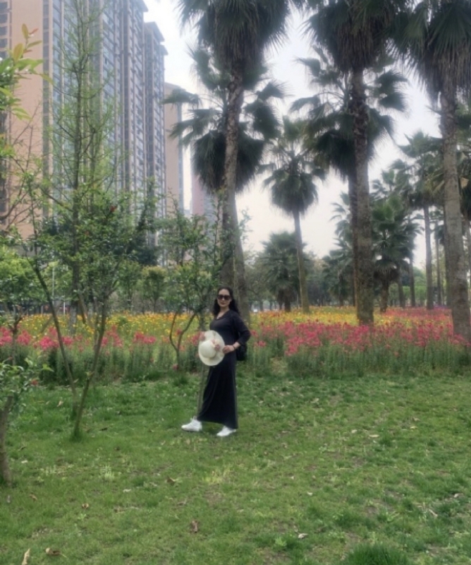 粉墨登场的第一张照片--乐山中老年相亲网